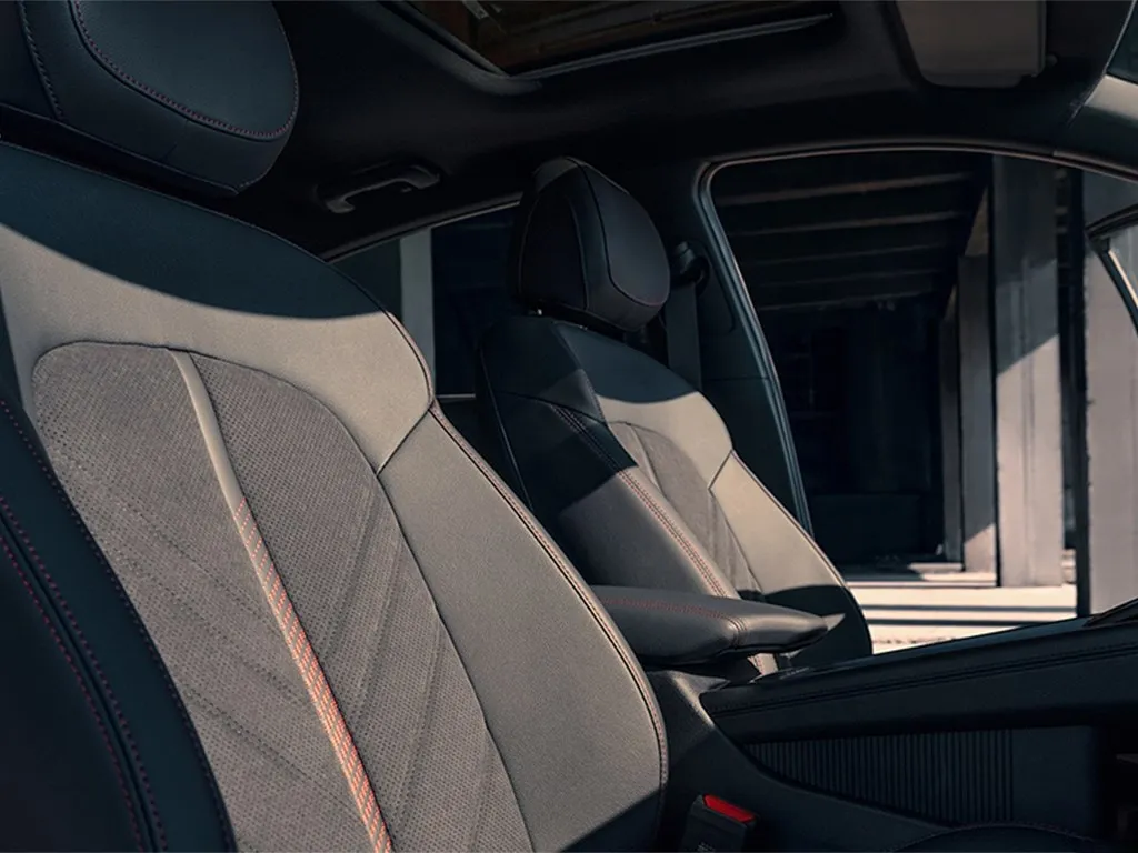 Hyundai La Festa,autocango,china used car exporter,china ev exporter,chinese used car exporter,chinese used ev exporter