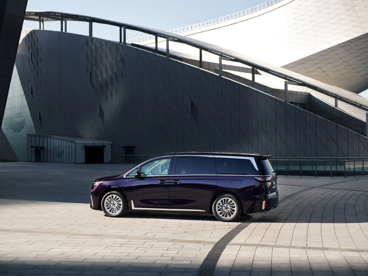 Voyah Dream,autocango,china used car exporter,china ev exporter,chinese used car exporter,chinese used ev exporter