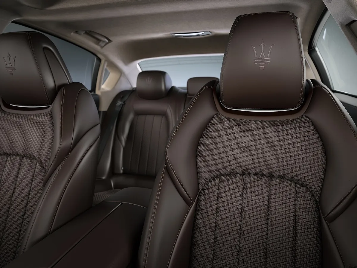 Maserati Quattroporte,autocango,china used car exporter,china ev exporter,chinese used car exporter,chinese used ev exporter