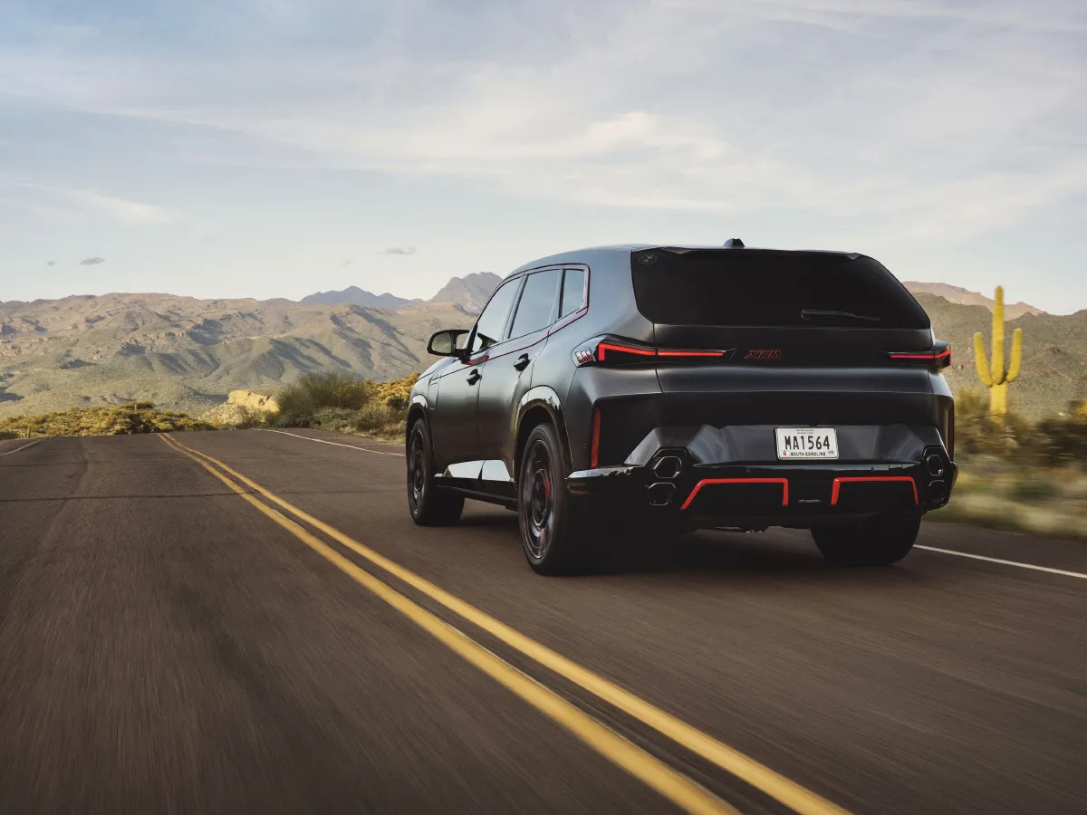 2023 BMW XM 4.4T 585HP V8 8AT PHEV 25.7KWH,autocango,china used car exporter,china ev exporter,chinese used car exporter,chinese used ev exporter