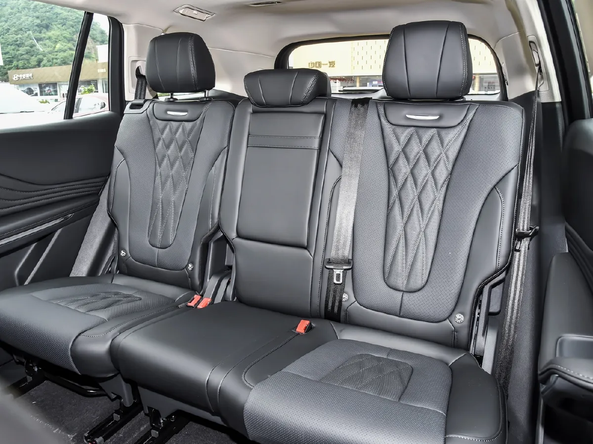 HongQi HS7,autocango,china used car exporter,china ev exporter,chinese used car exporter,chinese used ev exporter