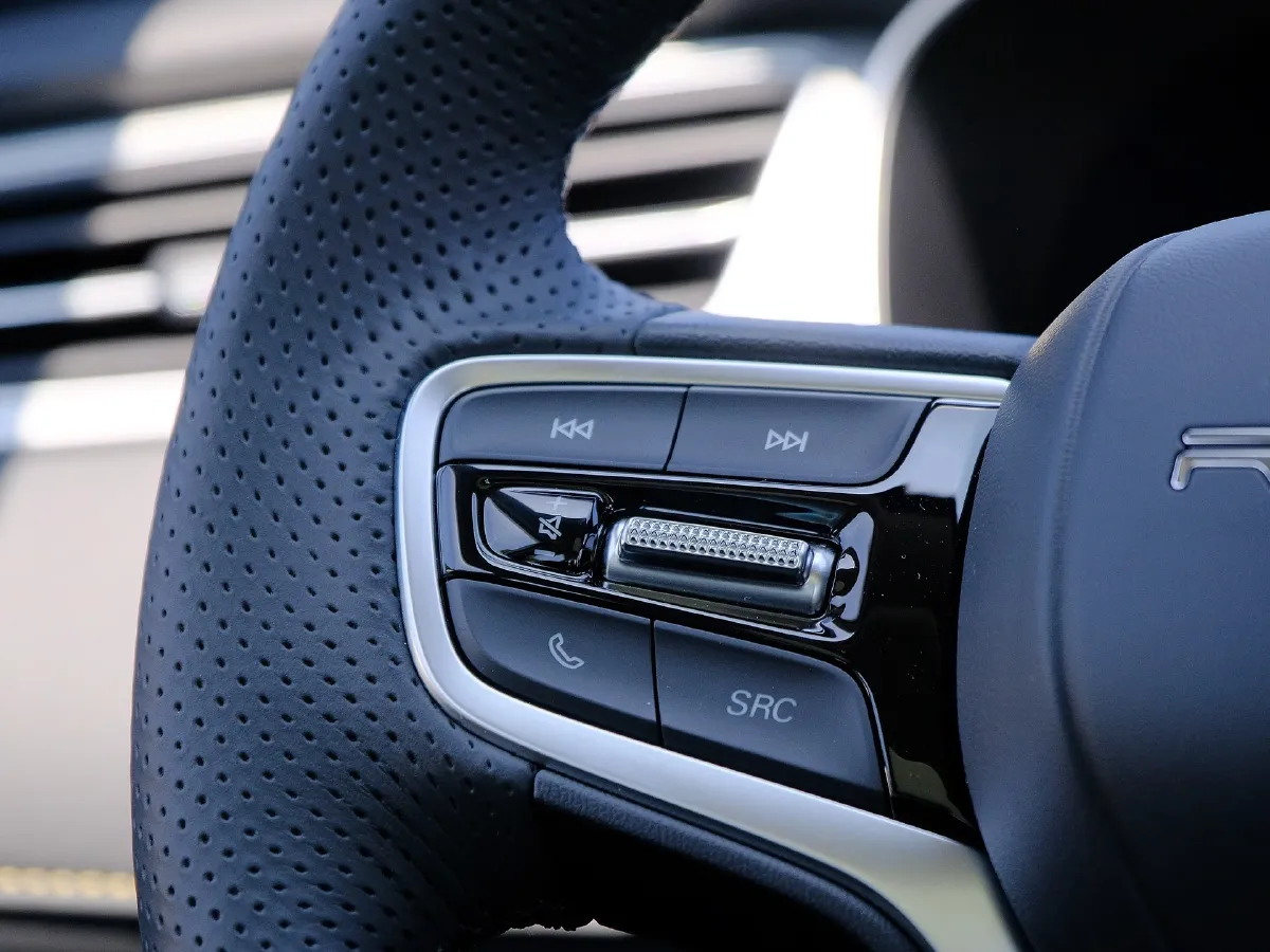 Roewe i6 MAX,autocango,china used car exporter,china ev exporter,chinese used car exporter,chinese used ev exporter