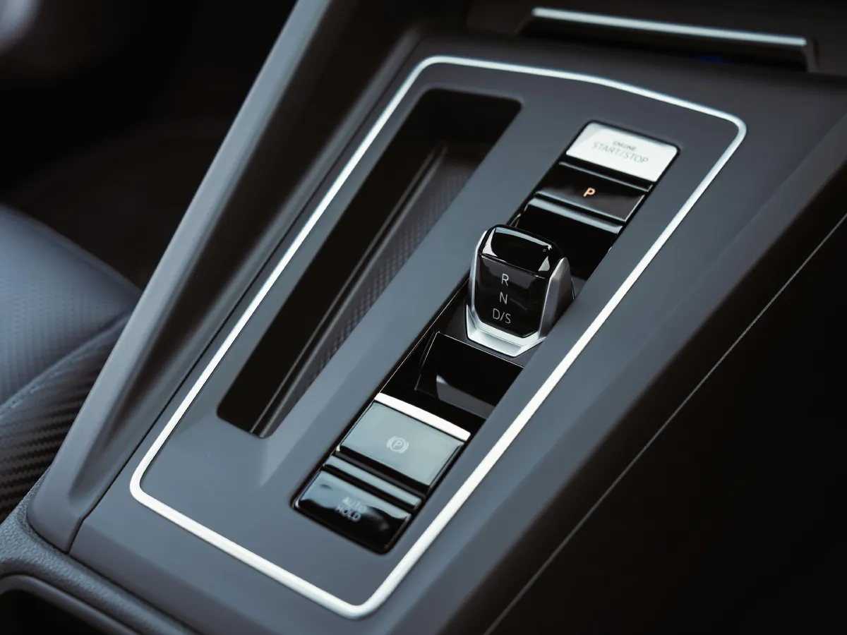 2011 Volkswagen Golf 2.0T 256HP L4 6DCT,autocango,china used car exporter,china ev exporter,chinese used car exporter,chinese used ev exporter