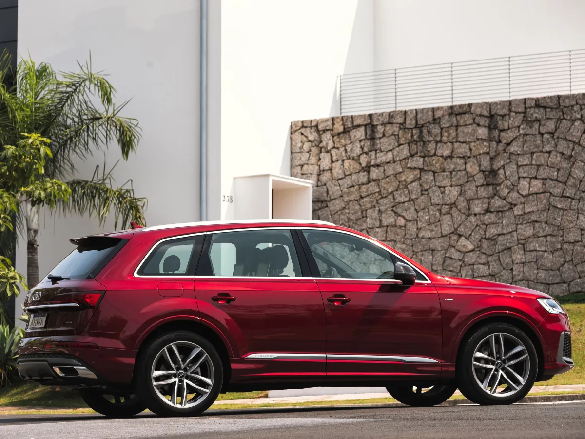 Audi Q7,autocango,china used car exporter,china ev exporter,chinese used car exporter,chinese used ev exporter