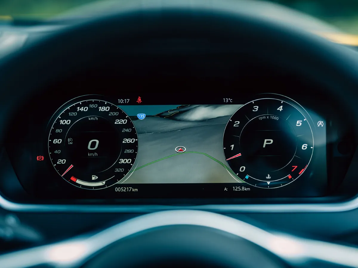 Jaguar F-TYPE,autocango,china used car exporter,china ev exporter,chinese used car exporter,chinese used ev exporter