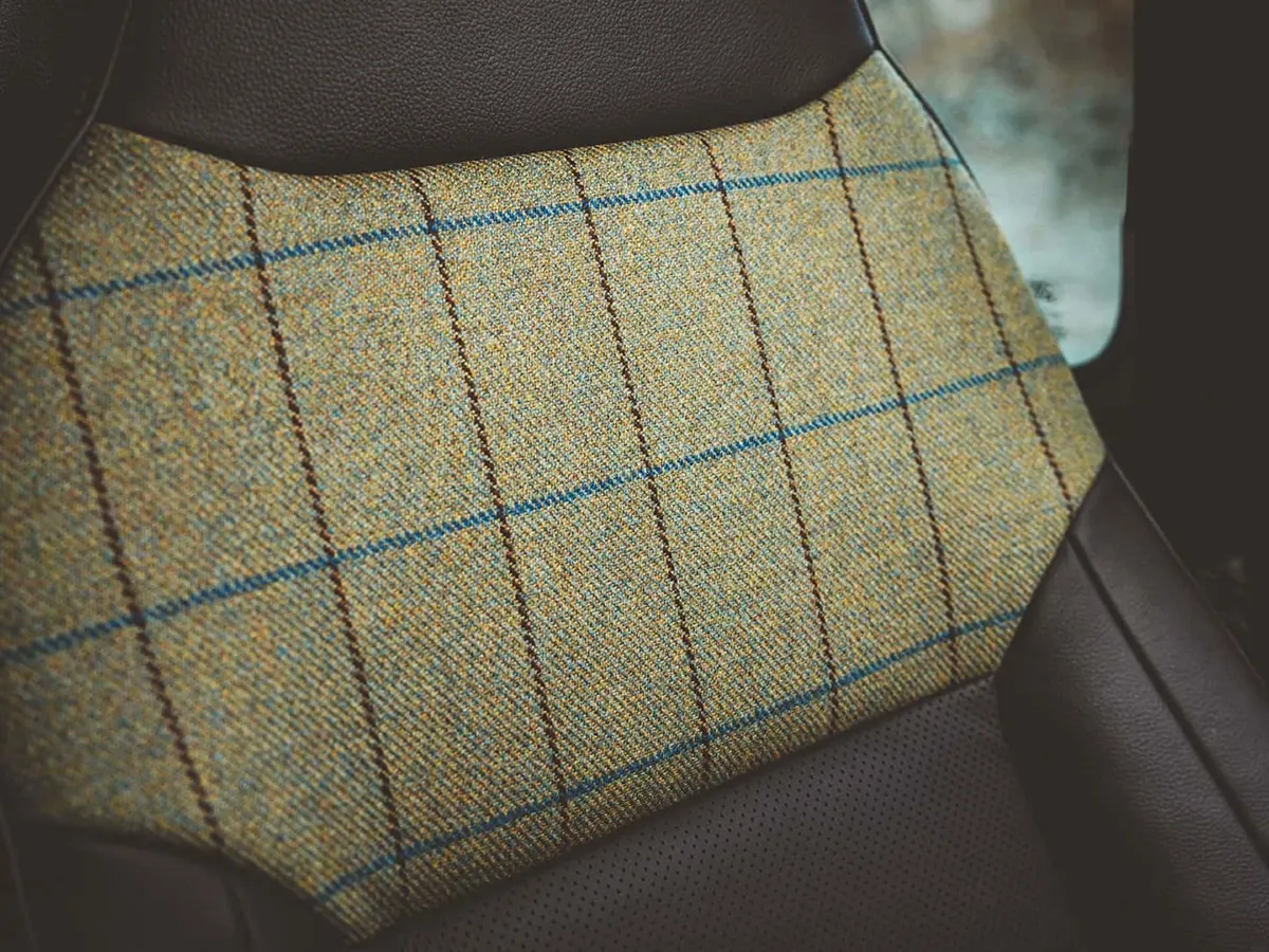 Land Rover Defender,autocango,china used car exporter,china ev exporter,chinese used car exporter,chinese used ev exporter