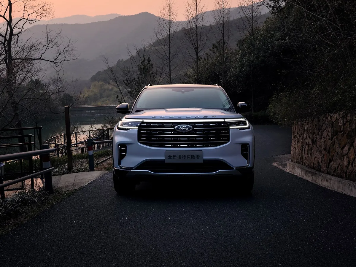 Ford Explorer,autocango,china used car exporter,china ev exporter,chinese used car exporter,chinese used ev exporter