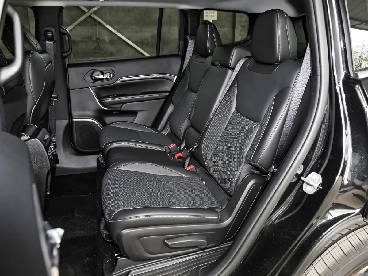 Jeep Grand Commander,autocango,china used car exporter,china ev exporter,chinese used car exporter,chinese used ev exporter