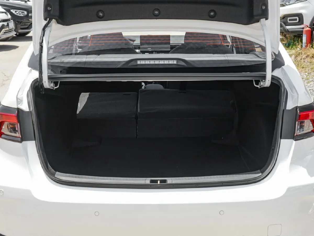 Toyota Allion,autocango,china used car exporter,china ev exporter,chinese used car exporter,chinese used ev exporter