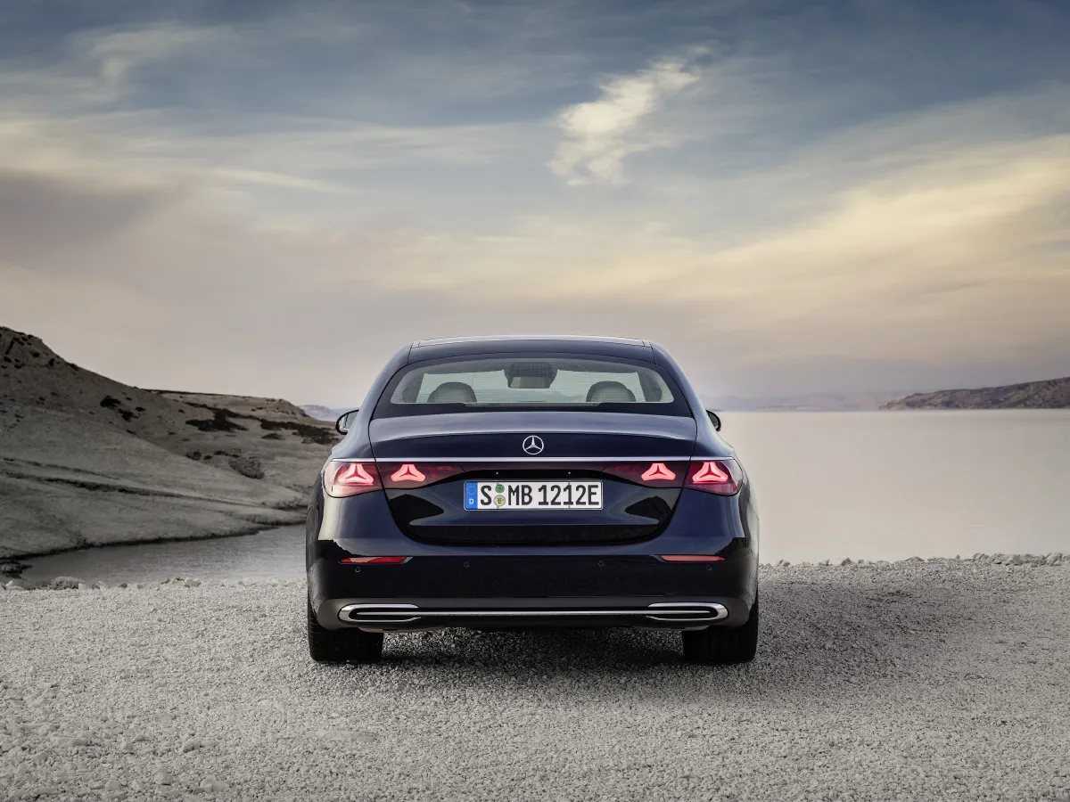 Mercedes-Benz E Class,autocango,china used car exporter,china ev exporter,chinese used car exporter,chinese used ev exporter