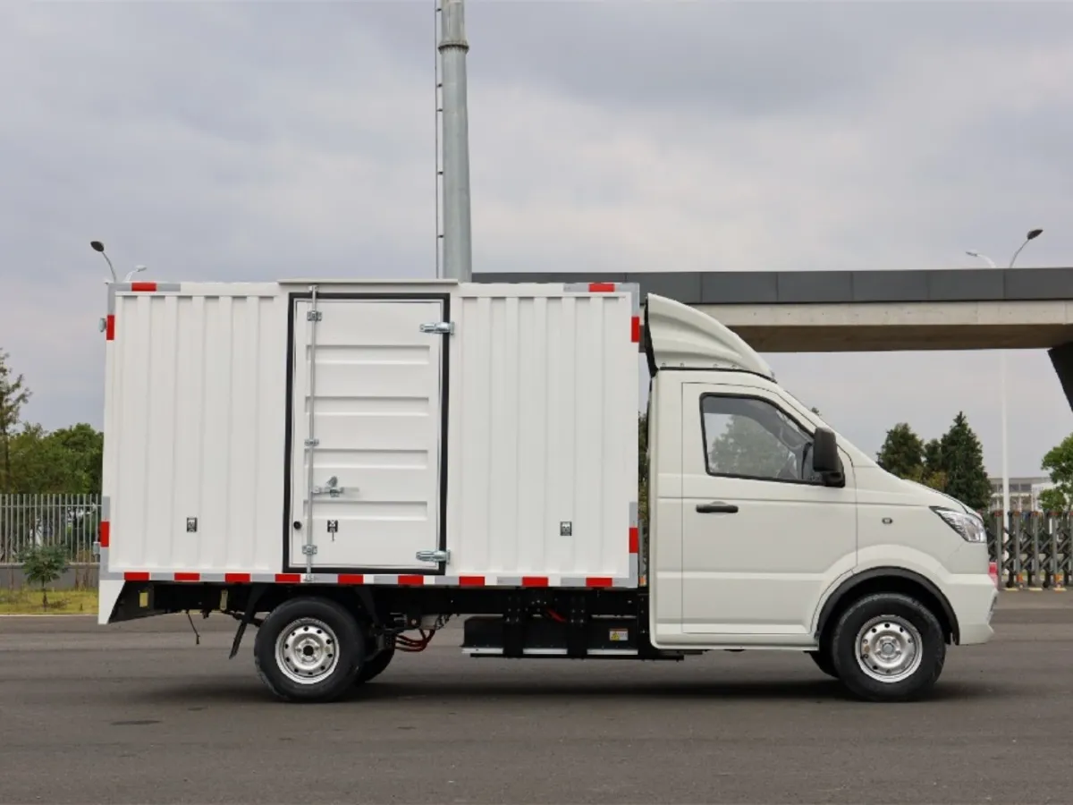 New Gonow ShuaiJian,autocango,china used car exporter,china ev exporter,chinese used car exporter,chinese used ev exporter