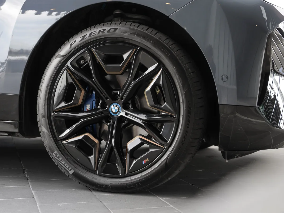 BMW iX,autocango,china used car exporter,china ev exporter,chinese used car exporter,chinese used ev exporter