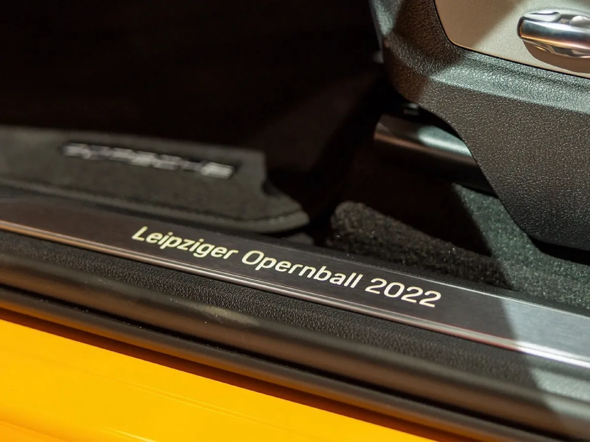 Porsche Macan,autocango,china used car exporter,china ev exporter,chinese used car exporter,chinese used ev exporter