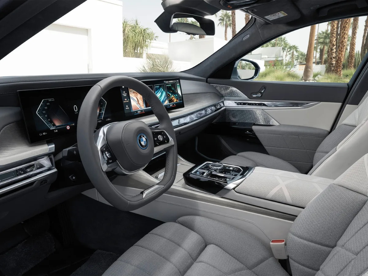 BMW i7,autocango,china used car exporter,china ev exporter,chinese used car exporter,chinese used ev exporter