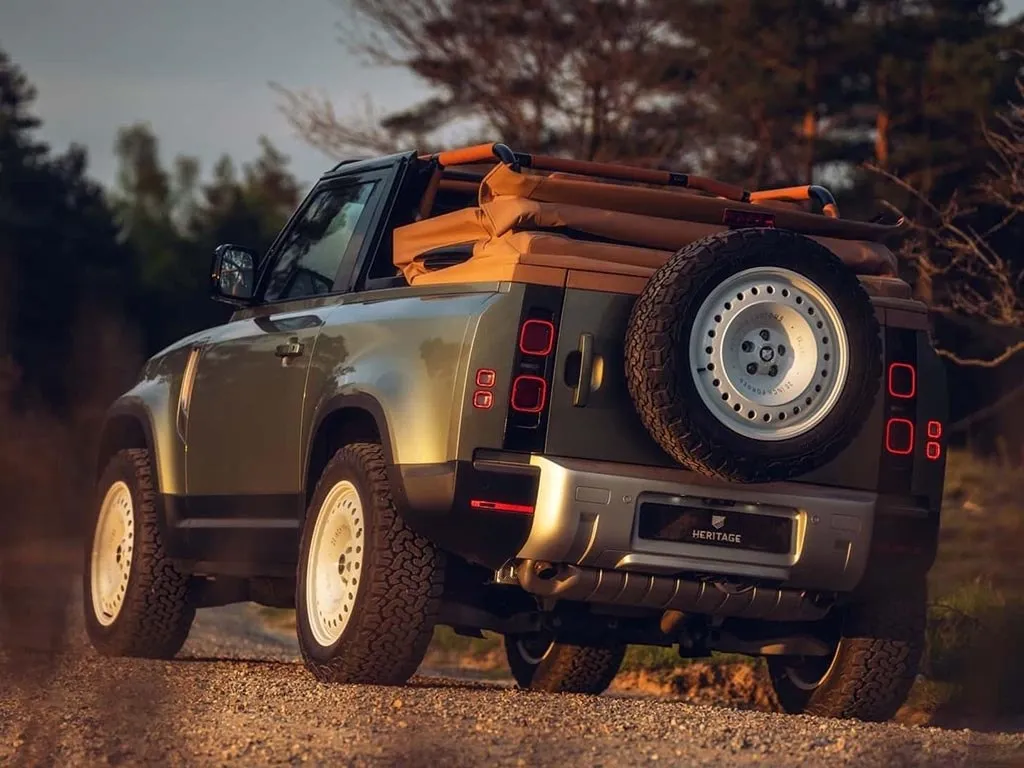 Land Rover Defender,autocango,china used car exporter,china ev exporter,chinese used car exporter,chinese used ev exporter