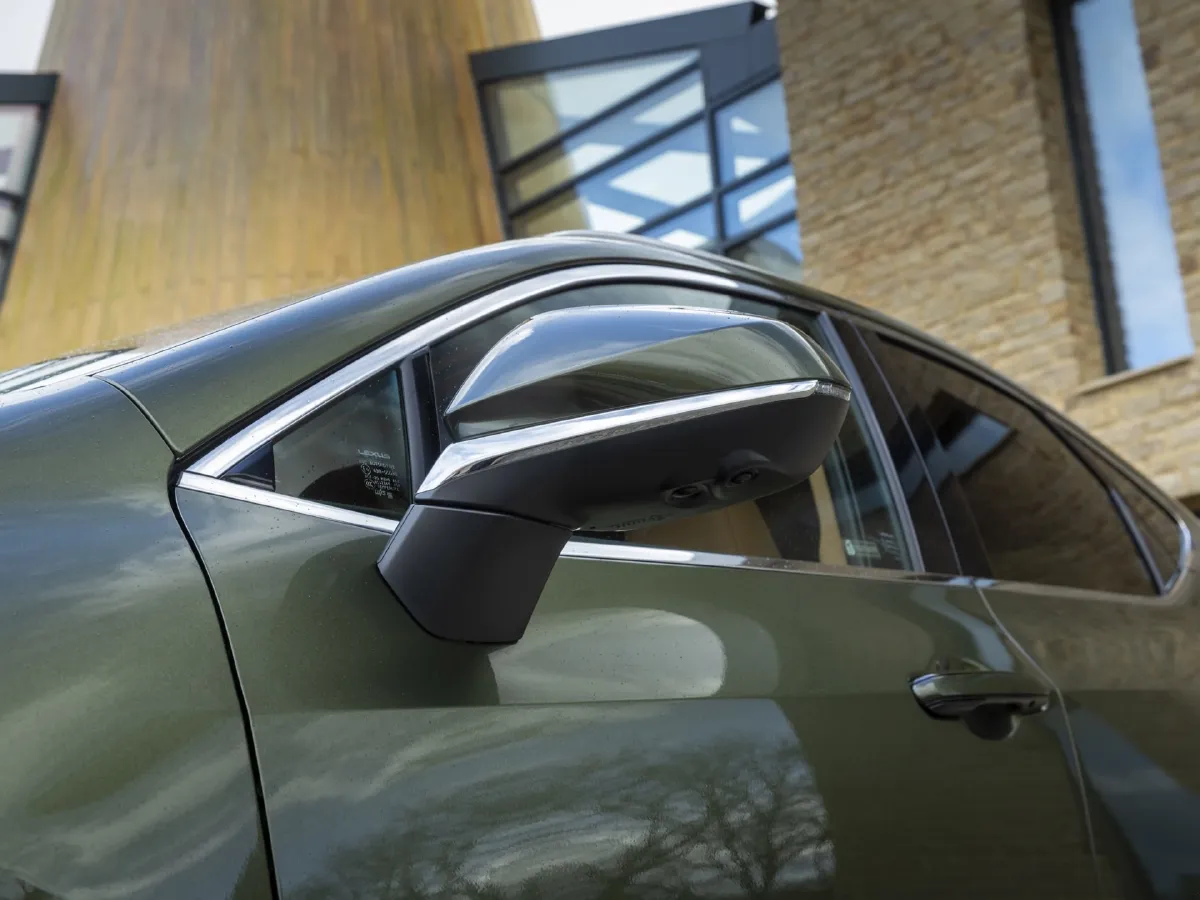 2024 Lexus NX 2.5L 185HP L4 E-CVT PHEV 16KWH,autocango,china used car exporter,china ev exporter,chinese used car exporter,chinese used ev exporter