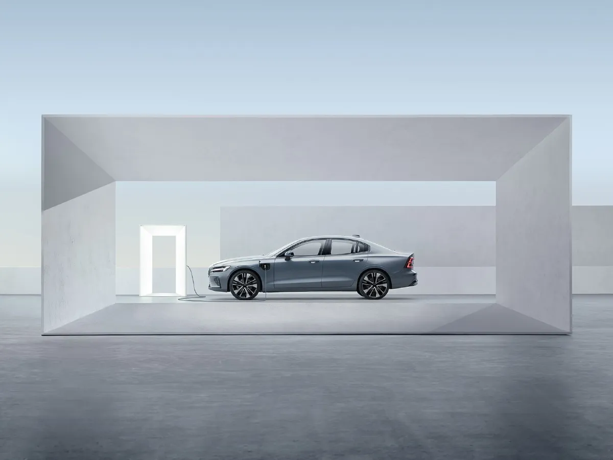 Volvo S60 PHEV,autocango,china used car exporter,china ev exporter,chinese used car exporter,chinese used ev exporter