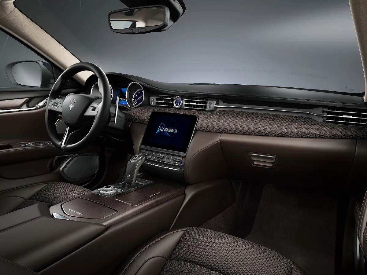 Maserati Quattroporte,autocango,china used car exporter,china ev exporter,chinese used car exporter,chinese used ev exporter