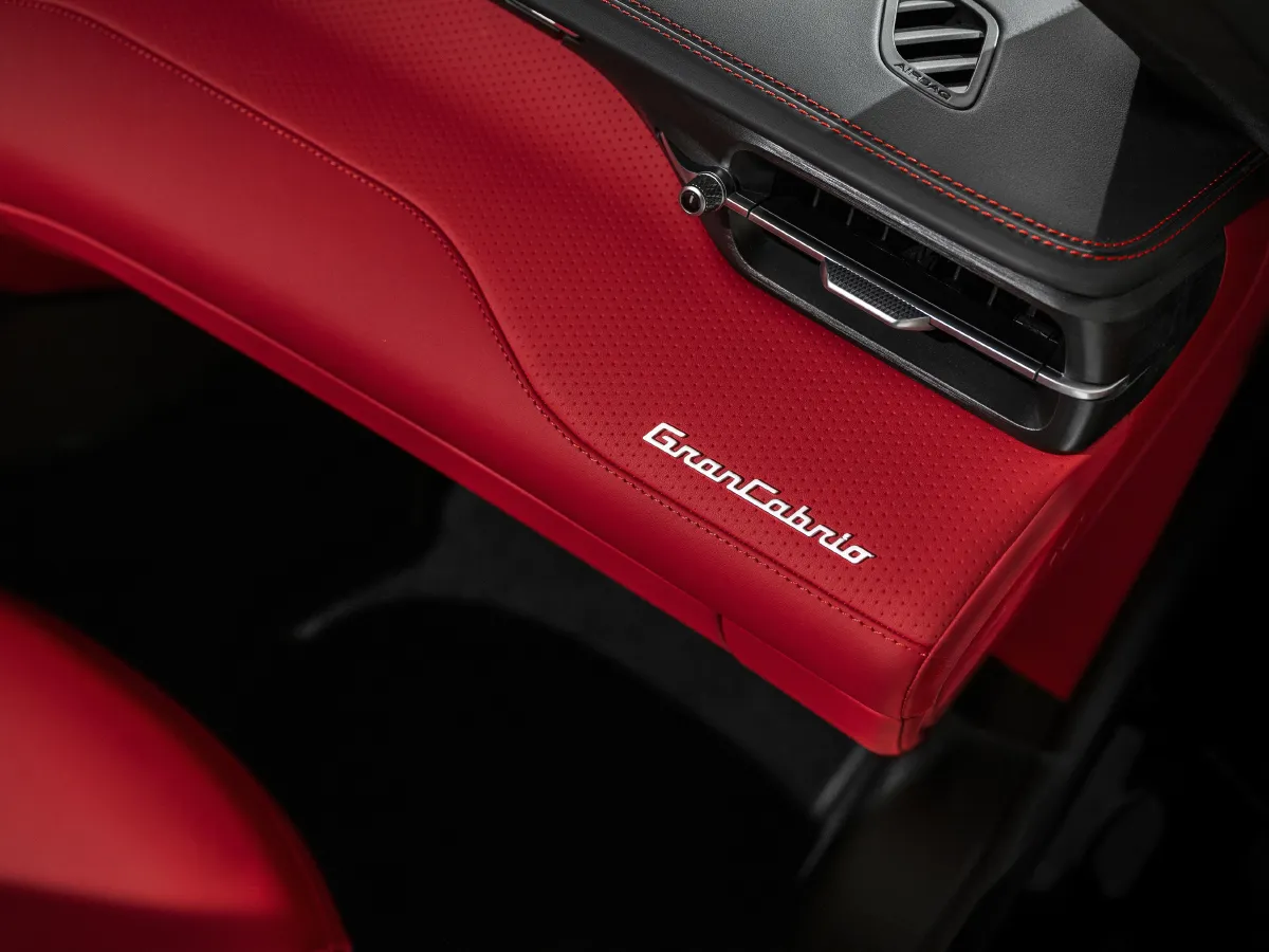 2024 Maserati GranCabrio 3.0T 551HP V6 8AT,autocango,china used car exporter,china ev exporter,chinese used car exporter,chinese used ev exporter