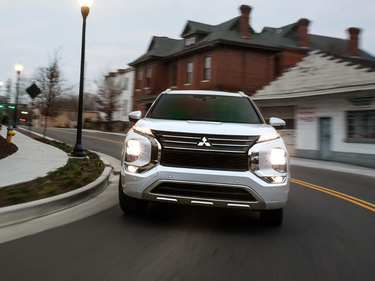 Mitsubishi Outlander,autocango,china used car exporter,china ev exporter,chinese used car exporter,chinese used ev exporter