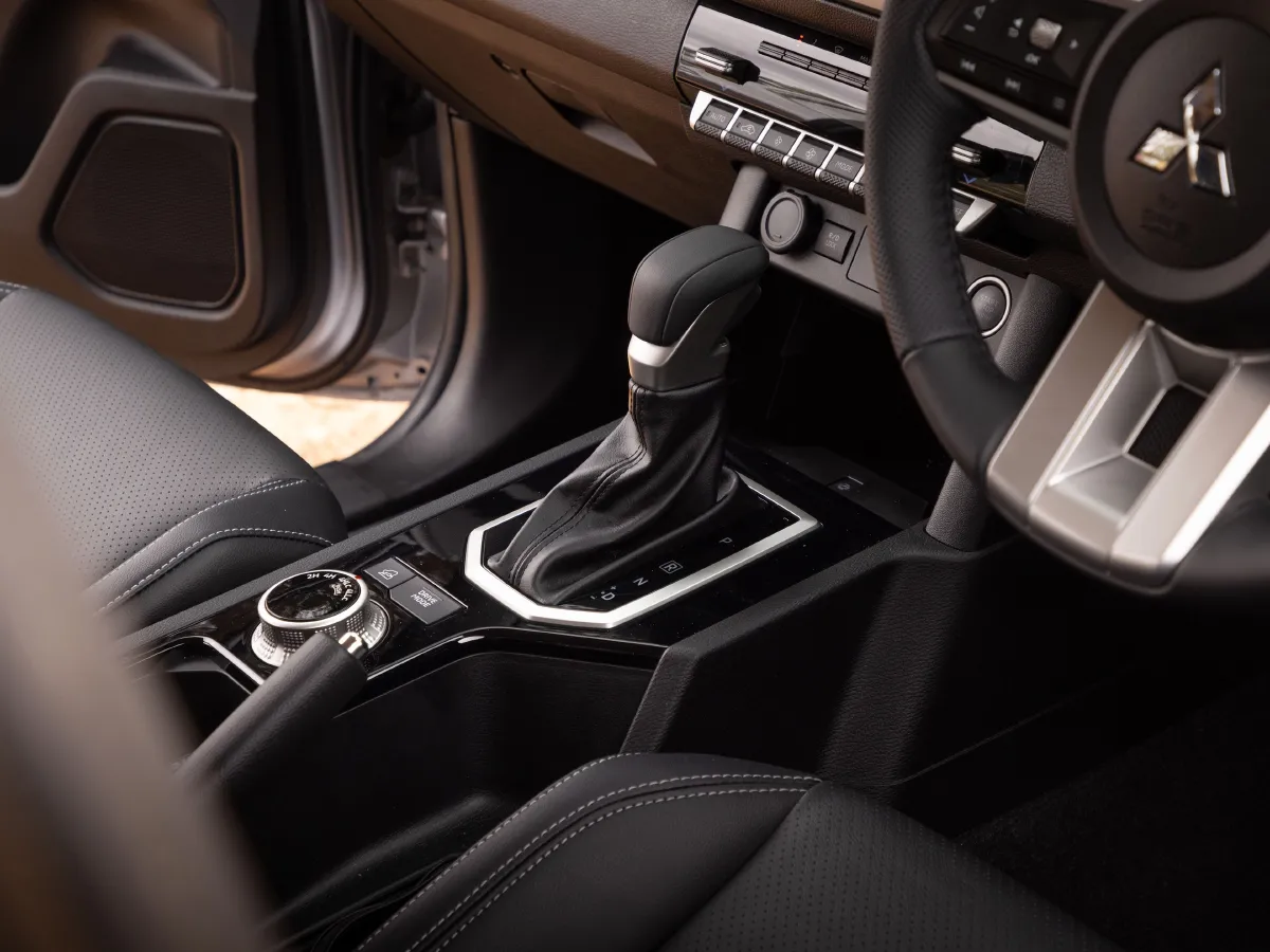 2023 Mitsubishi L200 2.3T 150HP L4 6AT,autocango,china used car exporter,china ev exporter,chinese used car exporter,chinese used ev exporter