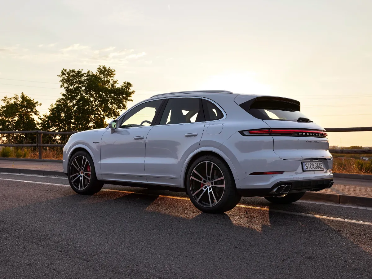 Porsche Cayenne,autocango,china used car exporter,china ev exporter,chinese used car exporter,chinese used ev exporter