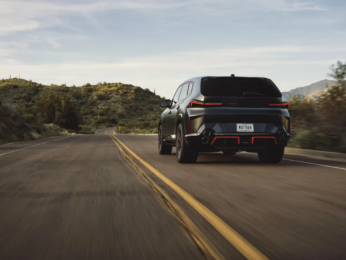 2023 BMW XM 4.4T 585HP V8 8AT PHEV 25.7KWH,autocango,china used car exporter,china ev exporter,chinese used car exporter,chinese used ev exporter