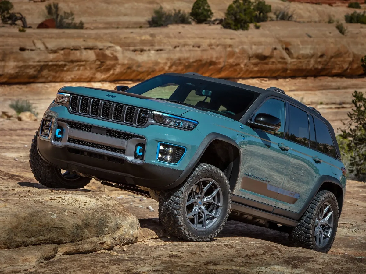 Jeep Grand Cherokee 4XE,autocango,china used car exporter,china ev exporter,chinese used car exporter,chinese used ev exporter