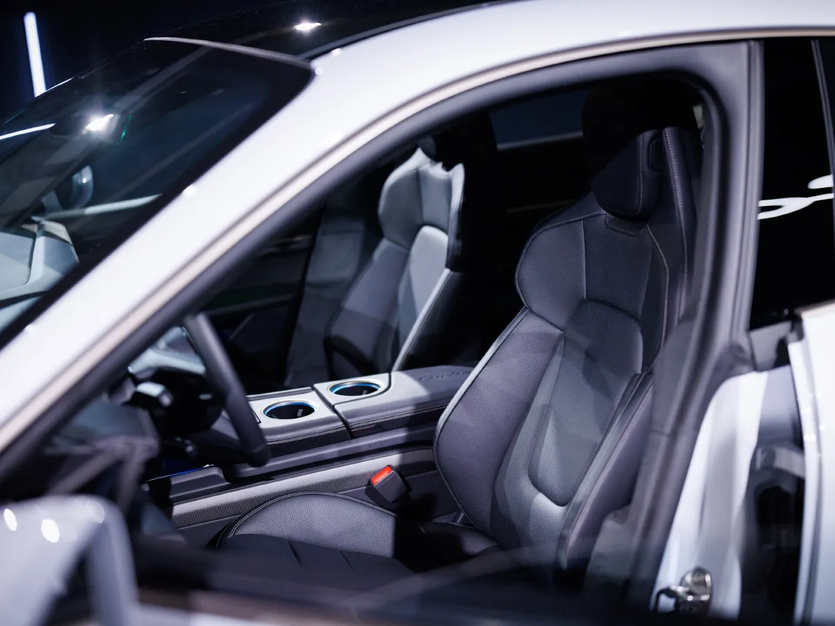 Porsche Taycan,autocango,china used car exporter,china ev exporter,chinese used car exporter,chinese used ev exporter Porsche Taycan,autocango,china used car exporter,china ev exporter,chinese used car exporter,chinese used ev exporter