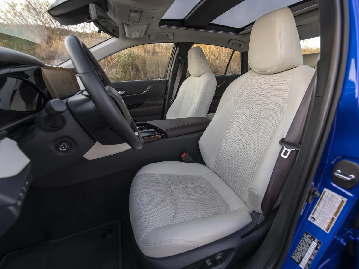 2023 Toyota Mirai,autocango,china used car exporter,china ev exporter,chinese used car exporter,chinese used ev exporter