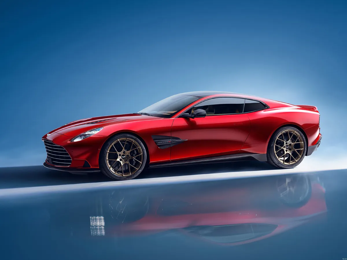 2025 Aston Martin Vanquish 8AT,autocango,china used car exporter,china ev exporter,chinese used car exporter,chinese used ev exporter