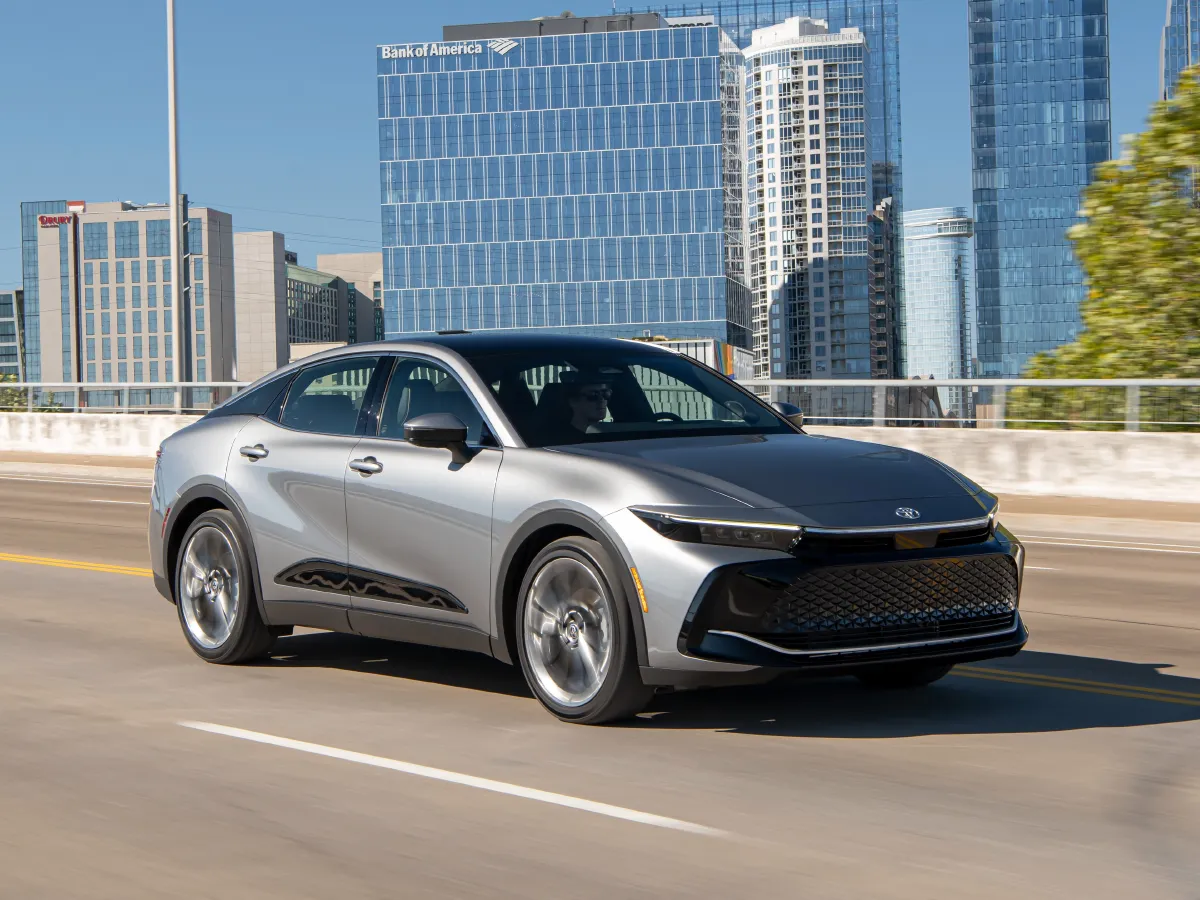 Toyota Crown,autocango,china used car exporter,china ev exporter,chinese used car exporter,chinese used ev exporter