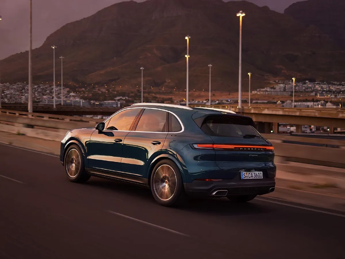 Porsche Cayenne,autocango,china used car exporter,china ev exporter,chinese used car exporter,chinese used ev exporter