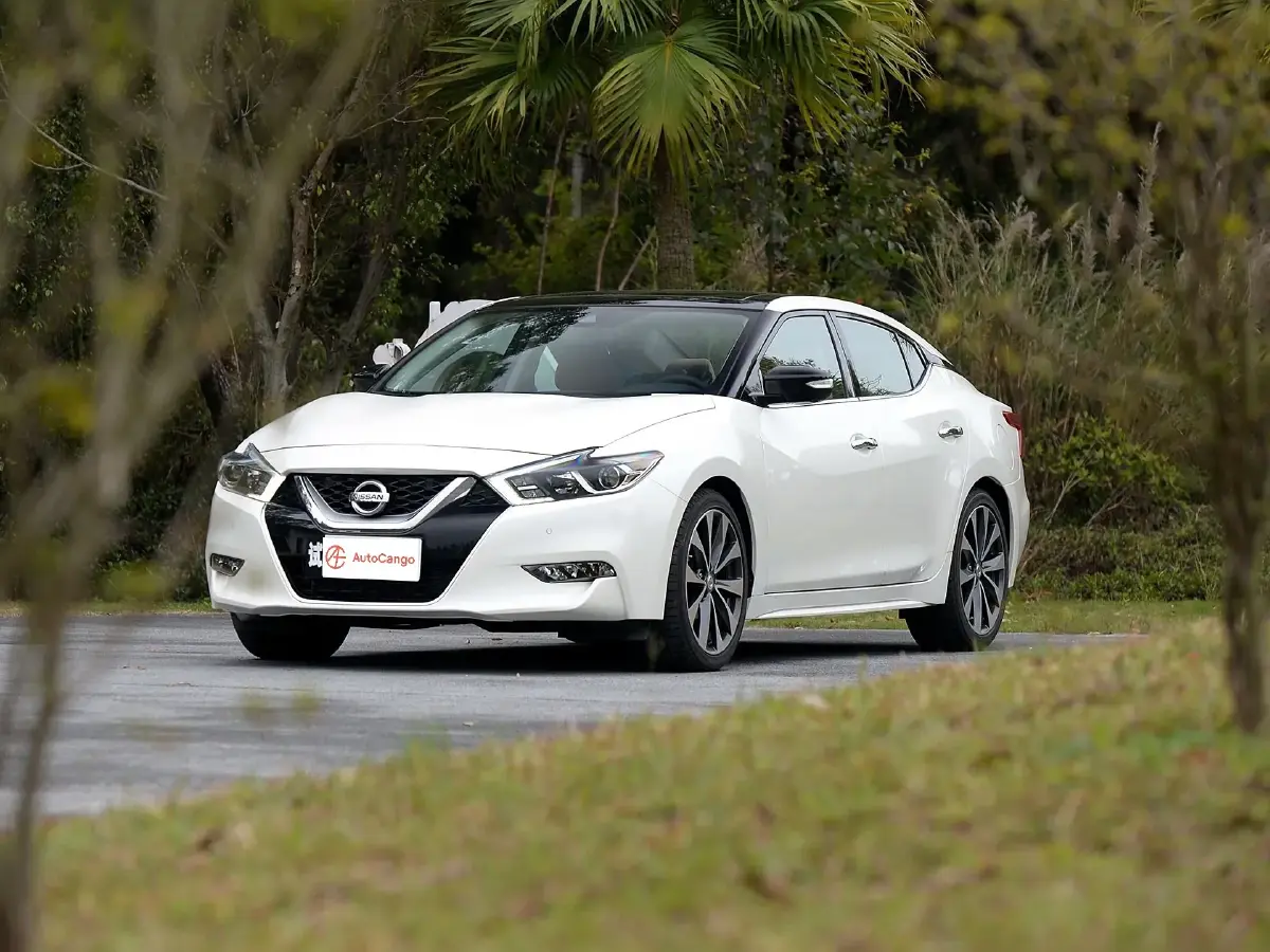 Nissan Maxima
