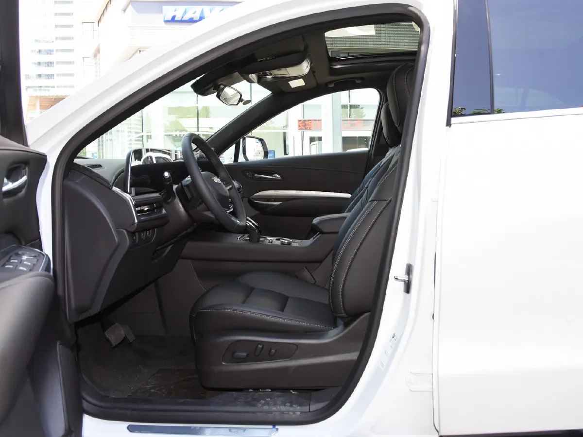 2024 Cadillac XT4 2.0T 237HP L4 9AT,autocango,china used car exporter,china ev exporter,chinese used car exporter,chinese used ev exporter