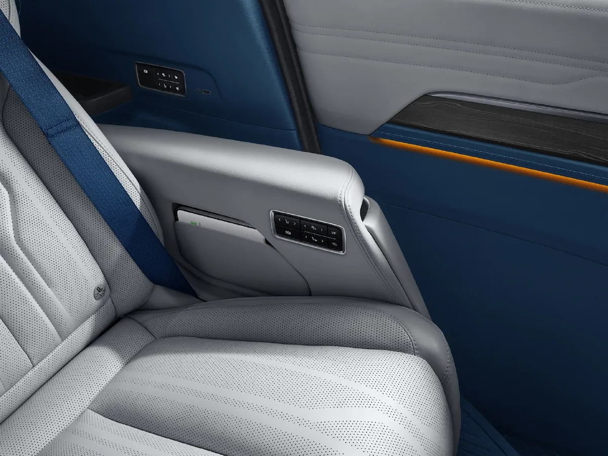 Buick Century,autocango,china used car exporter,china ev exporter,chinese used car exporter,chinese used ev exporter