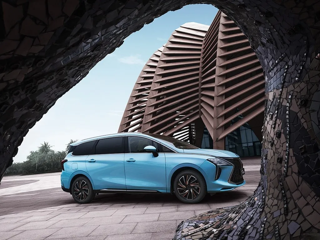 DongFeng Forthing Yacht,autocango,china used car exporter,china ev exporter,chinese used car exporter,chinese used ev exporter