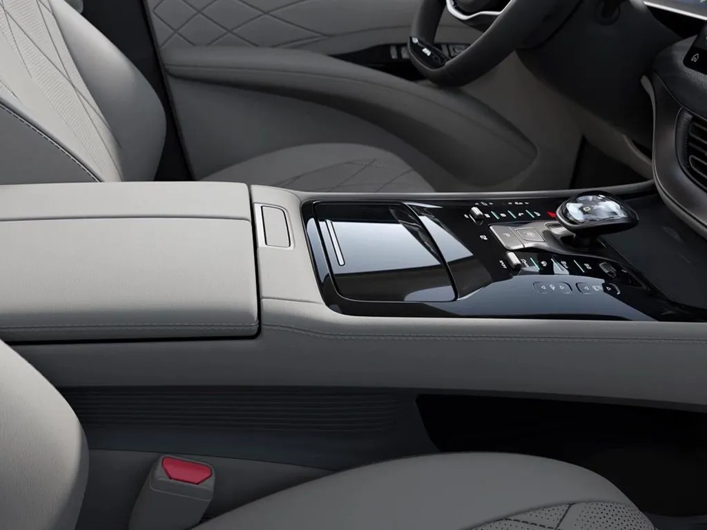 Denza D9,autocango,china used car exporter,china ev exporter,chinese used car exporter,chinese used ev exporter