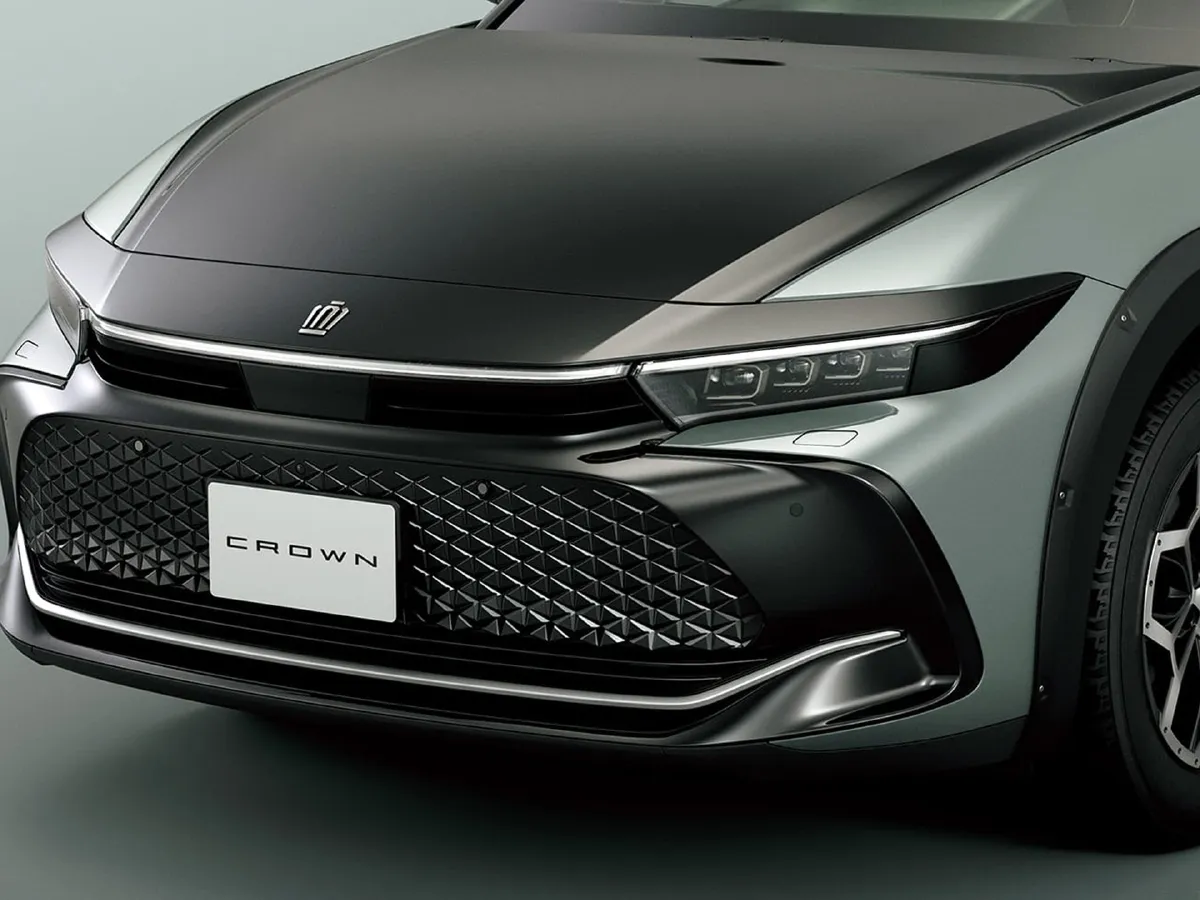 Toyota Crown,autocango,china used car exporter,china ev exporter,chinese used car exporter,chinese used ev exporter