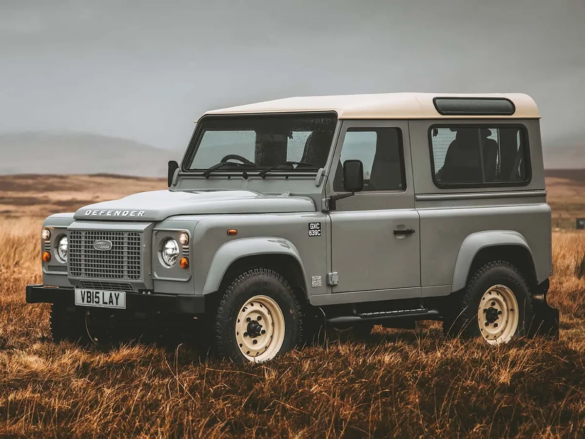 Land Rover Defender,autocango,china used car exporter,china ev exporter,chinese used car exporter,chinese used ev exporter