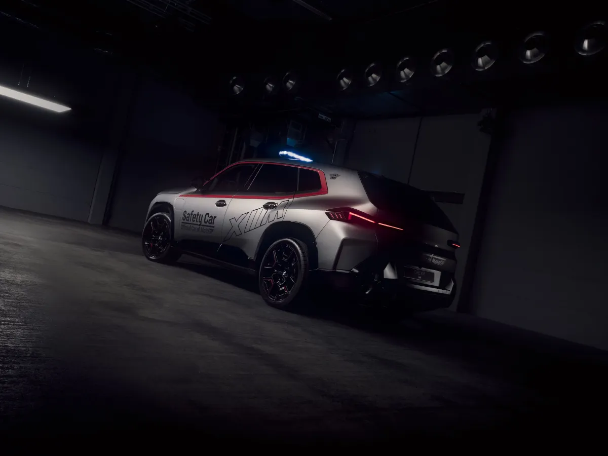 2023 BMW XM 4.4T 585HP V8 8AT PHEV 25.7KWH,autocango,china used car exporter,china ev exporter,chinese used car exporter,chinese used ev exporter