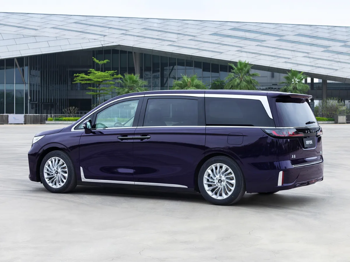 Voyah Dream,autocango,china used car exporter,china ev exporter,chinese used car exporter,chinese used ev exporter