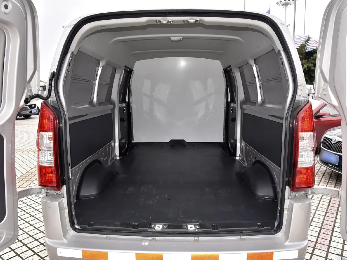 ChangAn KuaYue ChangAn V5,autocango,china used car exporter,china ev exporter,chinese used car exporter,chinese used ev exporter