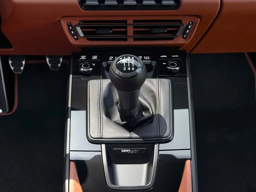 Porsche 911,autocango,china used car exporter,china ev exporter,chinese used car exporter,chinese used ev exporter