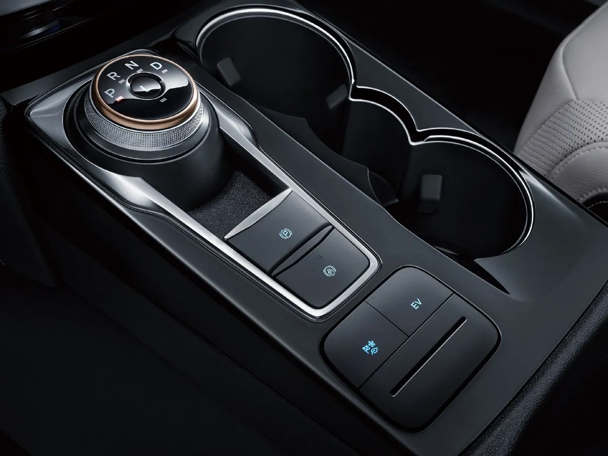 Ford Escape,autocango,china used car exporter,china ev exporter,chinese used car exporter,chinese used ev exporter