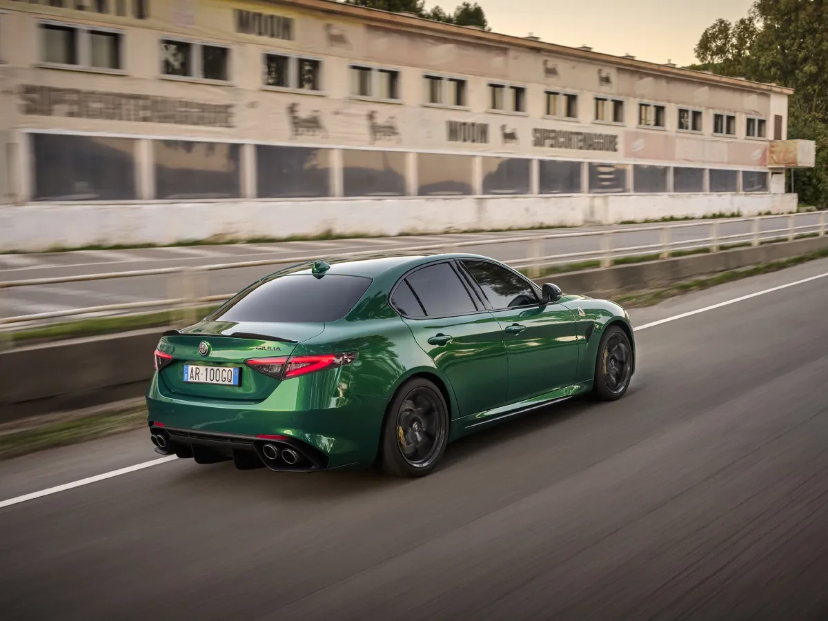 Alfa Romeo Giulia,autocango,china used car exporter,china ev exporter,chinese used car exporter,chinese used ev exporter