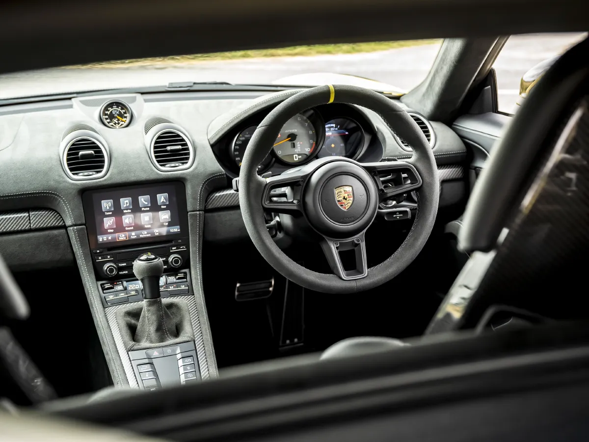 Porsche 718,autocango,china used car exporter,china ev exporter,chinese used car exporter,chinese used ev exporter