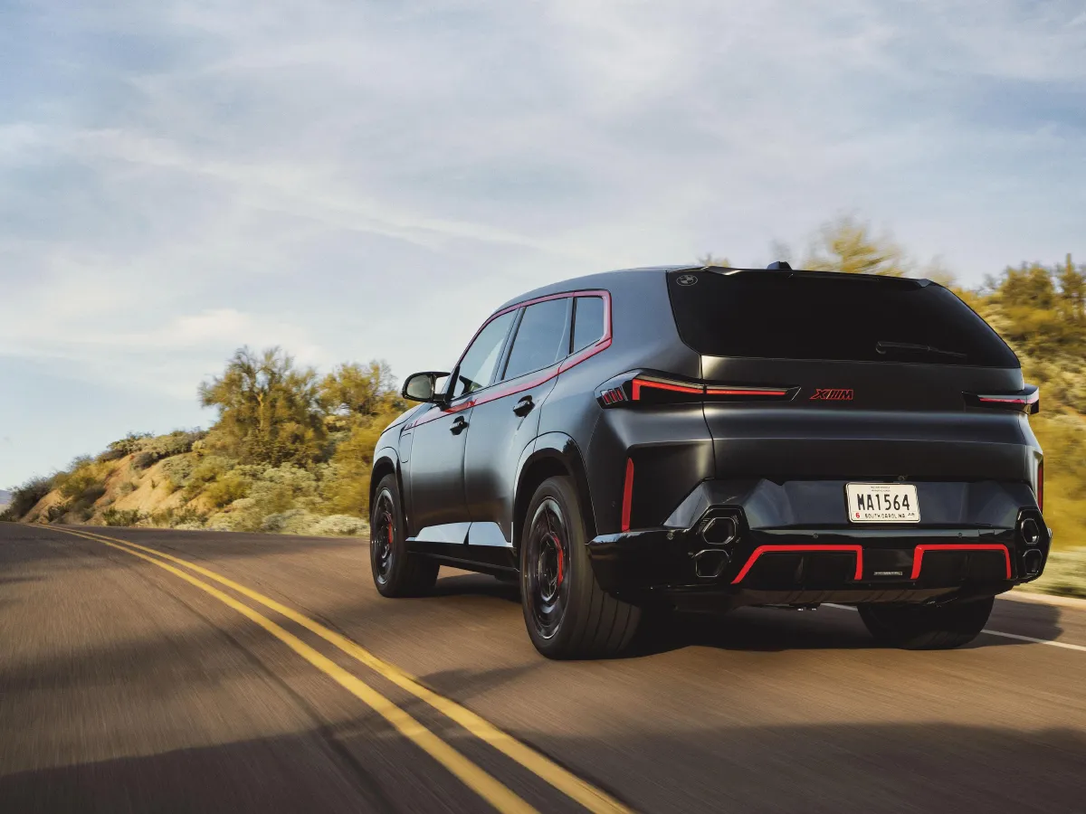 2023 BMW XM 4.4T 585HP V8 8AT PHEV 25.7KWH,autocango,china used car exporter,china ev exporter,chinese used car exporter,chinese used ev exporter