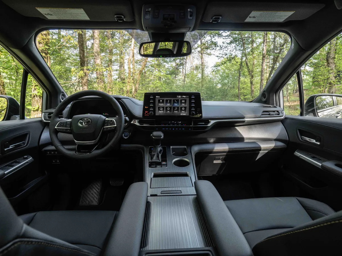 Toyota Sienna,autocango,china used car exporter,china ev exporter,chinese used car exporter,chinese used ev exporter