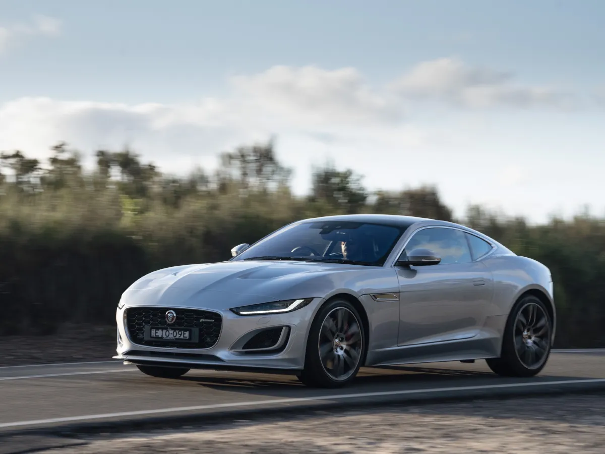 Jaguar F-TYPE,autocango,china used car exporter,china ev exporter,chinese used car exporter,chinese used ev exporter